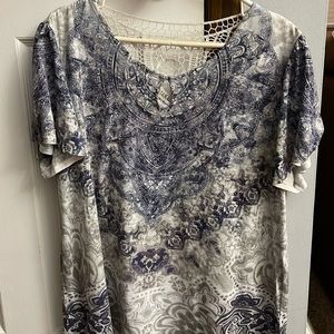 Women’s blouse
